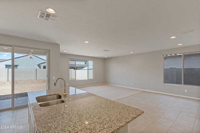 8956 W LUKE Avenue, Glendale, AZ 85305