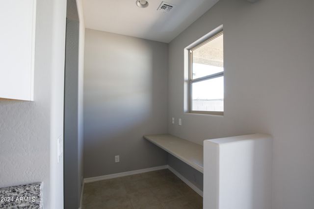 8956 W LUKE Avenue, Glendale, AZ 85305