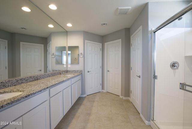 8956 W LUKE Avenue, Glendale, AZ 85305