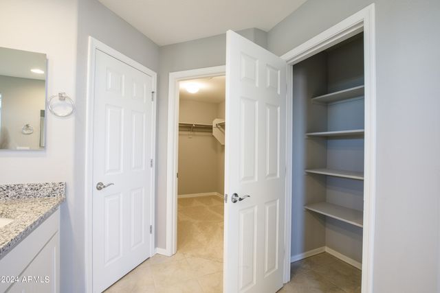 8956 W LUKE Avenue, Glendale, AZ 85305