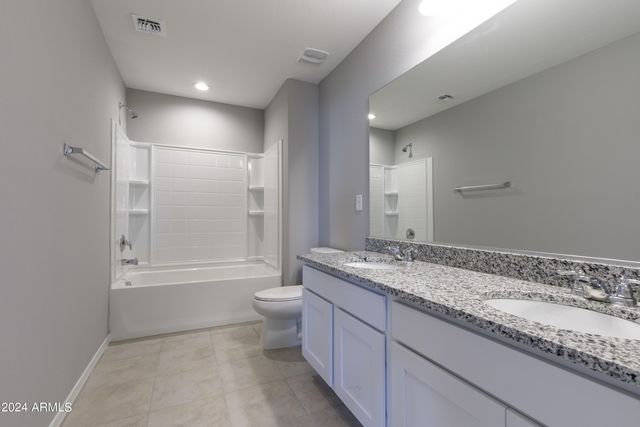 8956 W LUKE Avenue, Glendale, AZ 85305