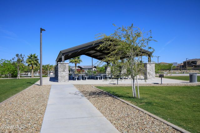 8956 W LUKE Avenue, Glendale, AZ 85305