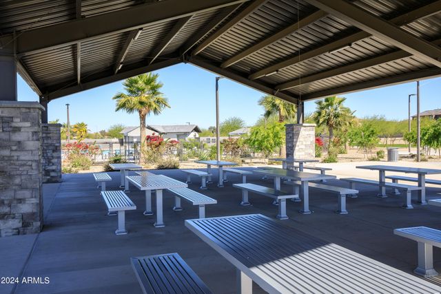 8956 W LUKE Avenue, Glendale, AZ 85305