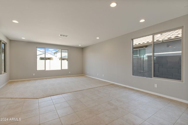 8956 W LUKE Avenue, Glendale, AZ 85305