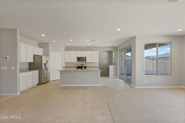 8956 W LUKE Avenue, Glendale, AZ 85305