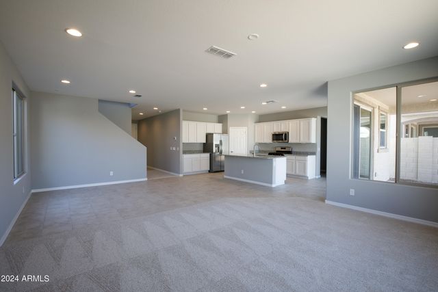 8956 W LUKE Avenue, Glendale, AZ 85305