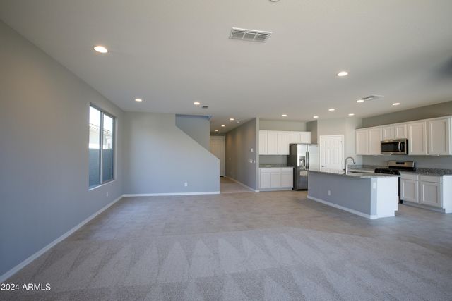 8956 W LUKE Avenue, Glendale, AZ 85305