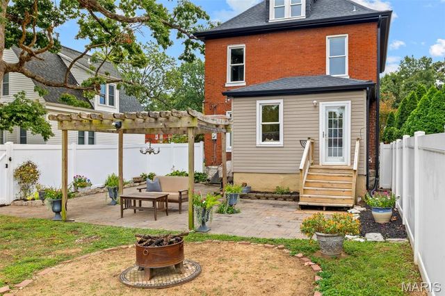 3449 Manhattan Avenue, Maplewood, MO 63143