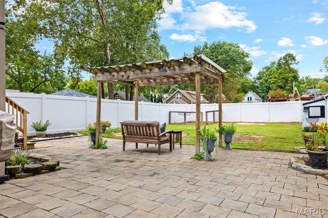 3449 Manhattan Avenue, Maplewood, MO 63143
