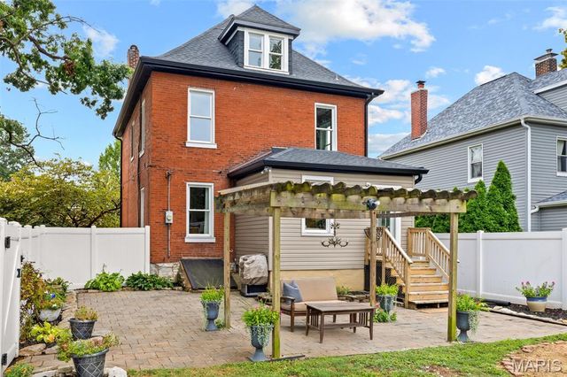 3449 Manhattan Avenue, Maplewood, MO 63143