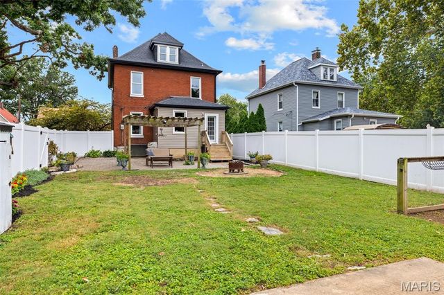 3449 Manhattan Avenue, Maplewood, MO 63143