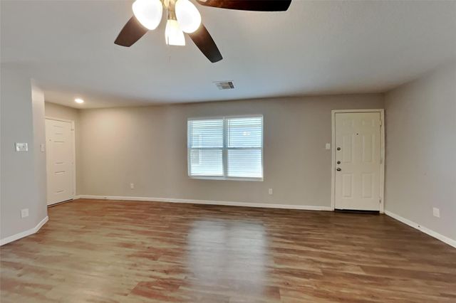 16716 Foursquare Drive, Conroe, TX 77385