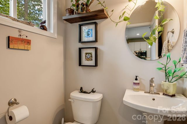 19 Shadowlawn Drive, Asheville, NC 28806