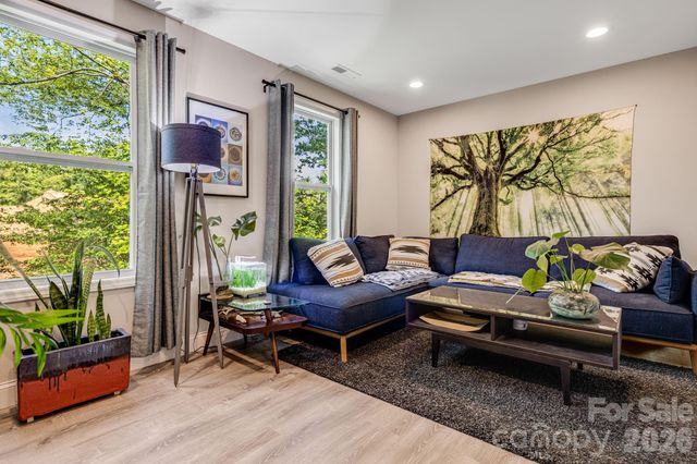 19 Shadowlawn Drive, Asheville, NC 28806