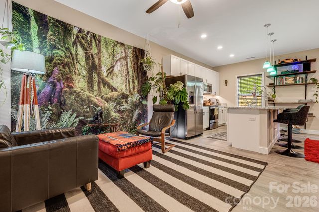 19 Shadowlawn Drive, Asheville, NC 28806