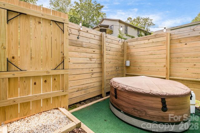 19 Shadowlawn Drive, Asheville, NC 28806