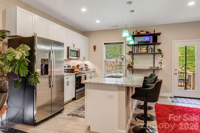 19 Shadowlawn Drive, Asheville, NC 28806