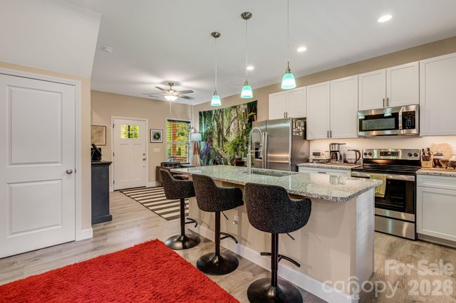 19 Shadowlawn Drive, Asheville, NC 28806