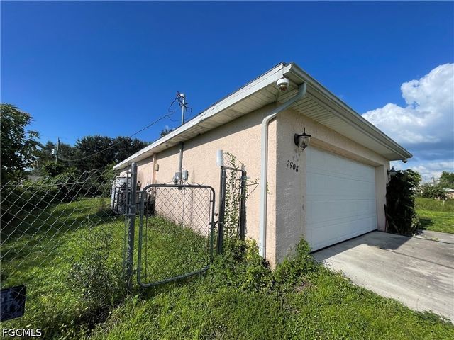 2908 12th ST SW, Lehigh Acres, FL 33976