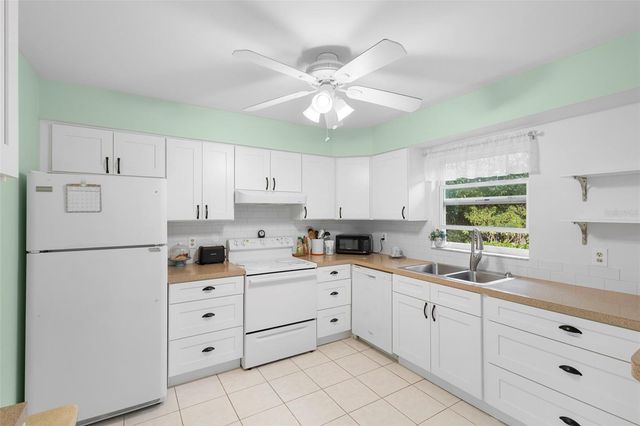 121 BENT OAK COURT, Sanford, FL 32773