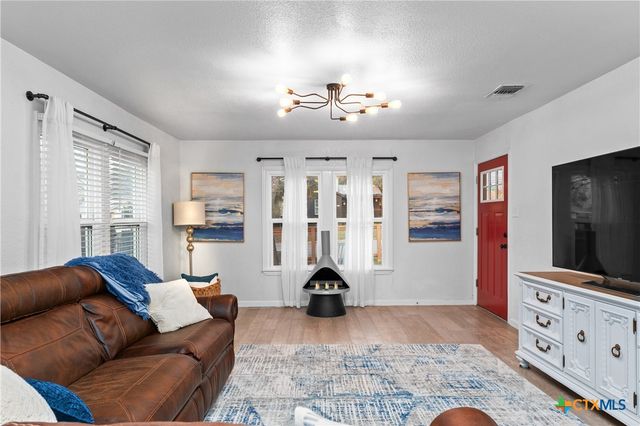 1428 Lee Street, New Braunfels, TX 78130