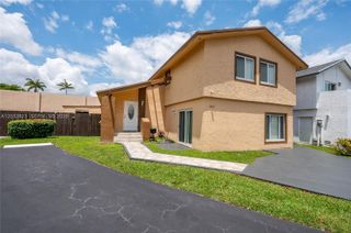 1007 NW 106th Ave Circle, Miami, FL 33172