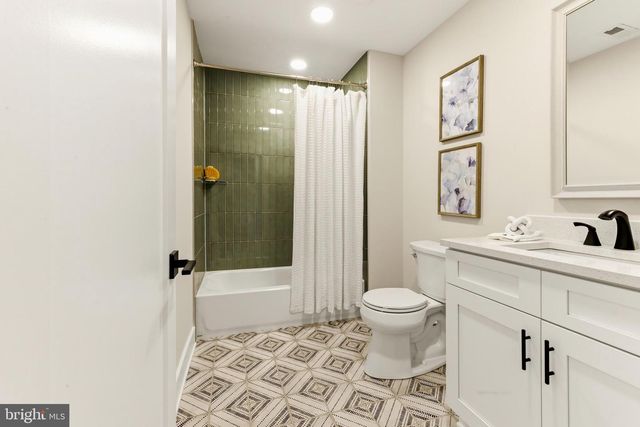 21 N DAVIS AVE, Audubon, NJ 08106