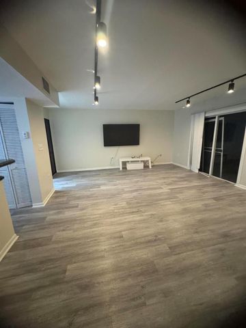 20818 San Simeon Way 106, Miami, FL 33179