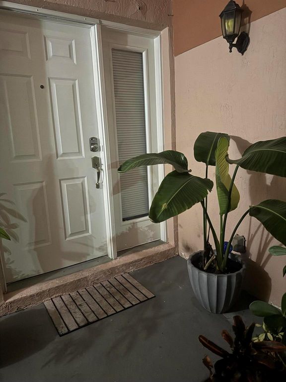 20818 San Simeon Way 106, Miami, FL 33179