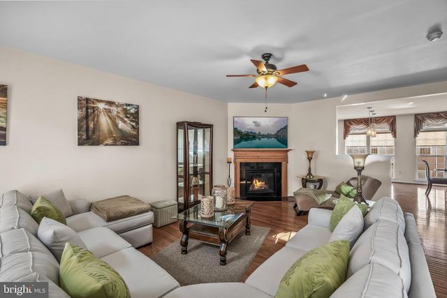 6 FAWN CT, Delanco, NJ 08075