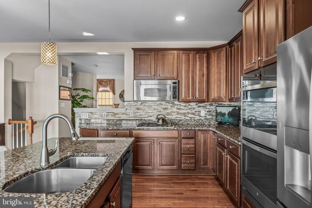 6 FAWN CT, Delanco, NJ 08075