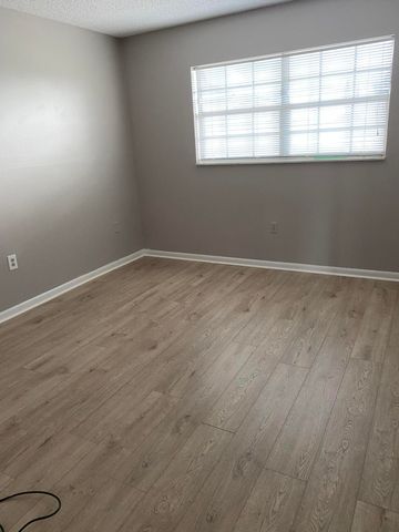 410 Wilma Circle, Riviera Beach, FL 33404