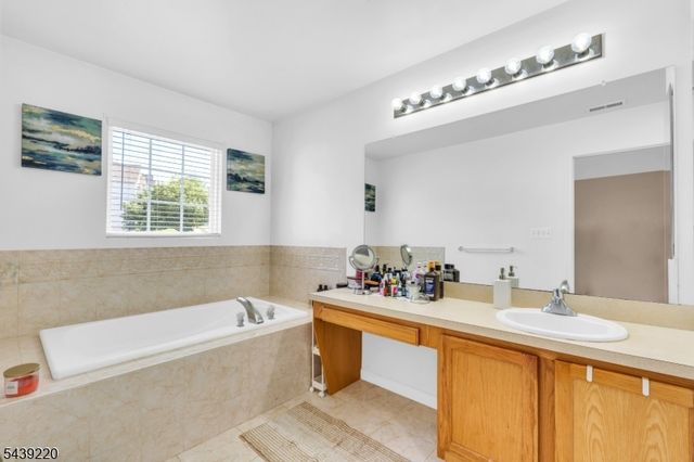 4 Skylands Blvd, Mount Olive Twp., NJ 07840
