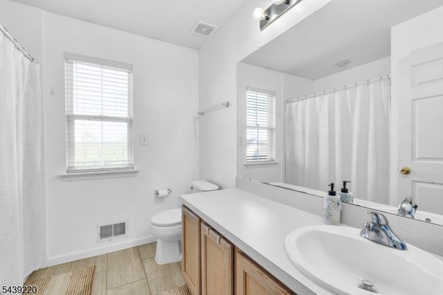 4 Skylands Blvd, Mount Olive Twp., NJ 07840