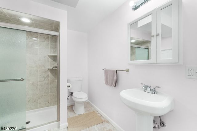 4 Skylands Blvd, Mount Olive Twp., NJ 07840