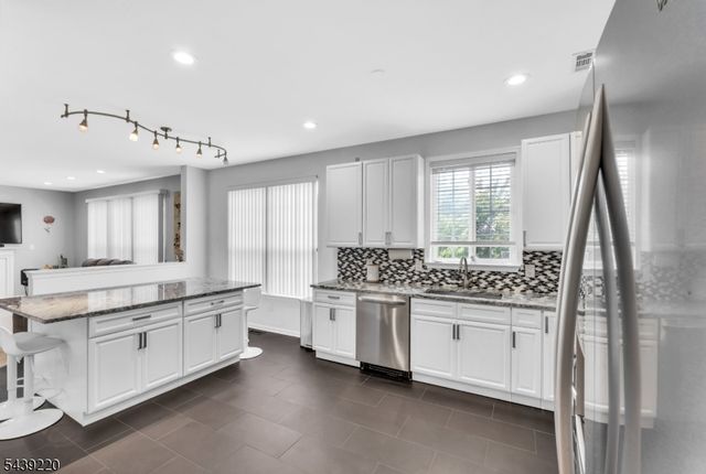 4 Skylands Blvd, Mount Olive Twp., NJ 07840