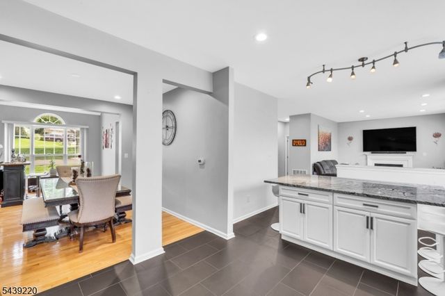 4 Skylands Blvd, Mount Olive Twp., NJ 07840