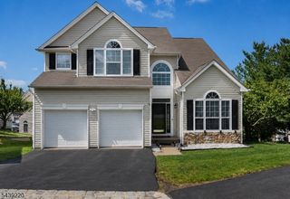 4 Skylands Blvd, Mount Olive Twp., NJ 07840