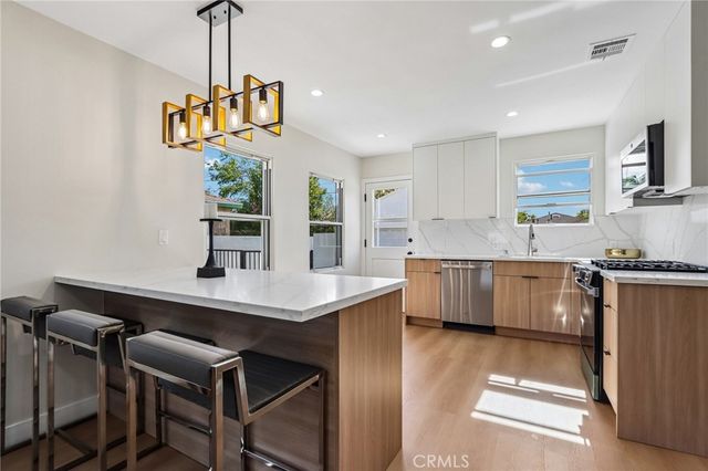 2213 N Valley Street, Burbank, CA 91505