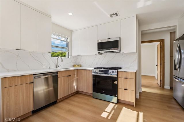 2213 N Valley Street, Burbank, CA 91505