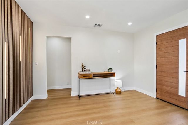 2213 N Valley Street, Burbank, CA 91505