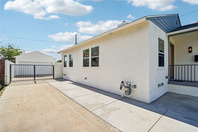 2213 N Valley Street, Burbank, CA 91505