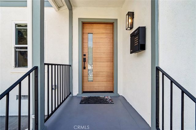 2213 N Valley Street, Burbank, CA 91505