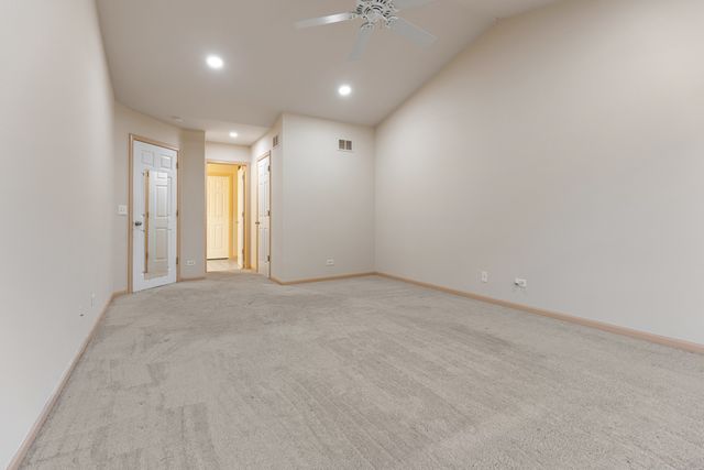 203 Westminster Drive, Bloomingdale, IL 60108