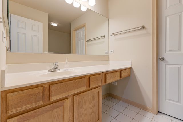 203 Westminster Drive, Bloomingdale, IL 60108