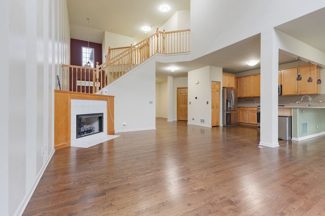 203 Westminster Drive, Bloomingdale, IL 60108