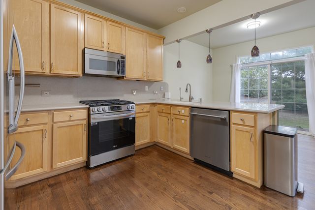 203 Westminster Drive, Bloomingdale, IL 60108