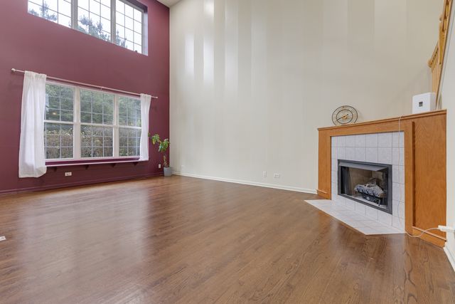 203 Westminster Drive, Bloomingdale, IL 60108