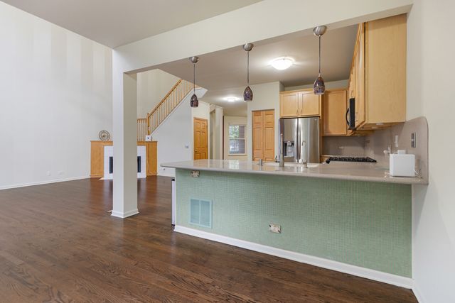 203 Westminster Drive, Bloomingdale, IL 60108