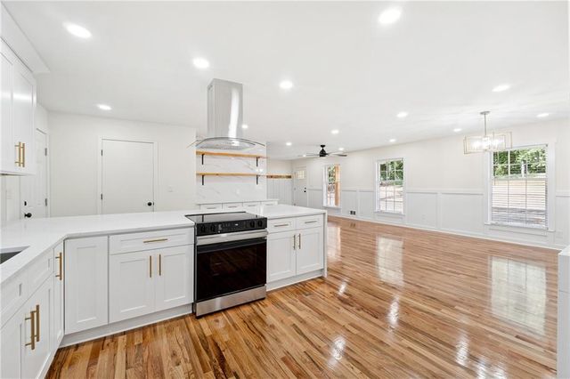 2055 Oak RD, Snellville, GA 30078